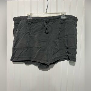 Women's GAP Grey Black Casual Shorts| Size XL